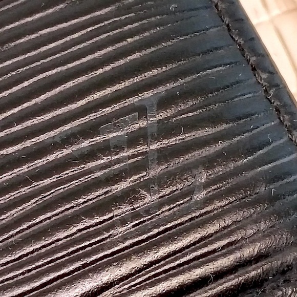 Rare This LV Epi Leather Porte Billes Compact Wallet/ button accent-Wallet Only - Picture 3 of 15